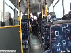 скриншот для Пара занялась сексом в автобусе